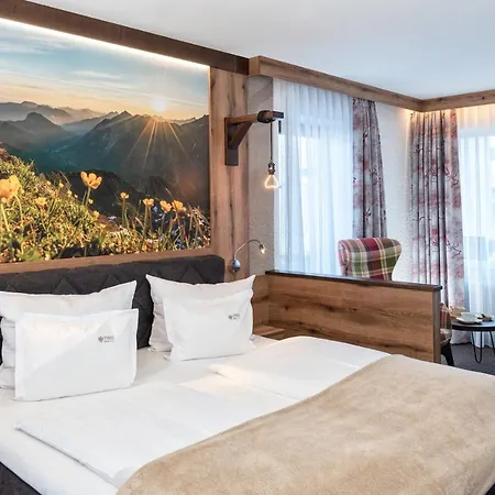 Tyrol Hotel 4*