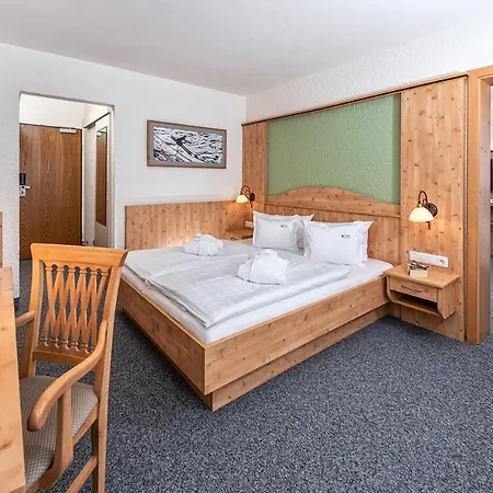 Tyrol Hotel 4*
